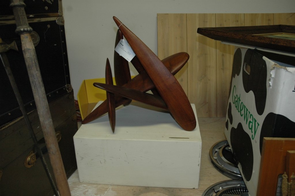 Ken Nishi Sculpture "Growth": 6 Blade Oak Sculpture. Comes with stand. Aprox. Meas. 21"x16"x18"