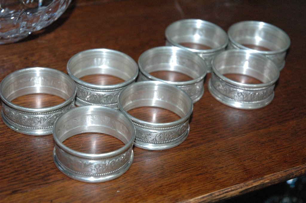 8 Alvin Della Robbia Sterling Silver napkin rings: In great Condition. Never used.!!