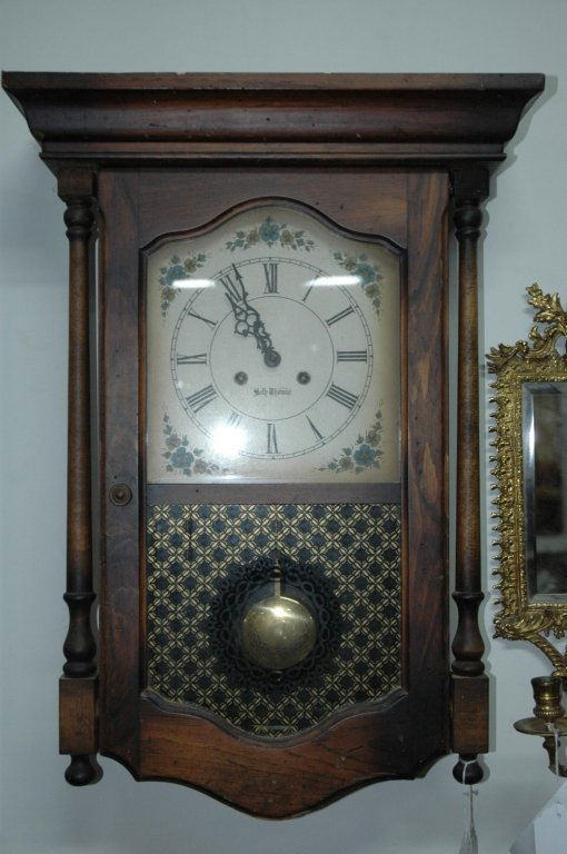 Seth Thomas hanging wall clock: Great edition to any collection. Works