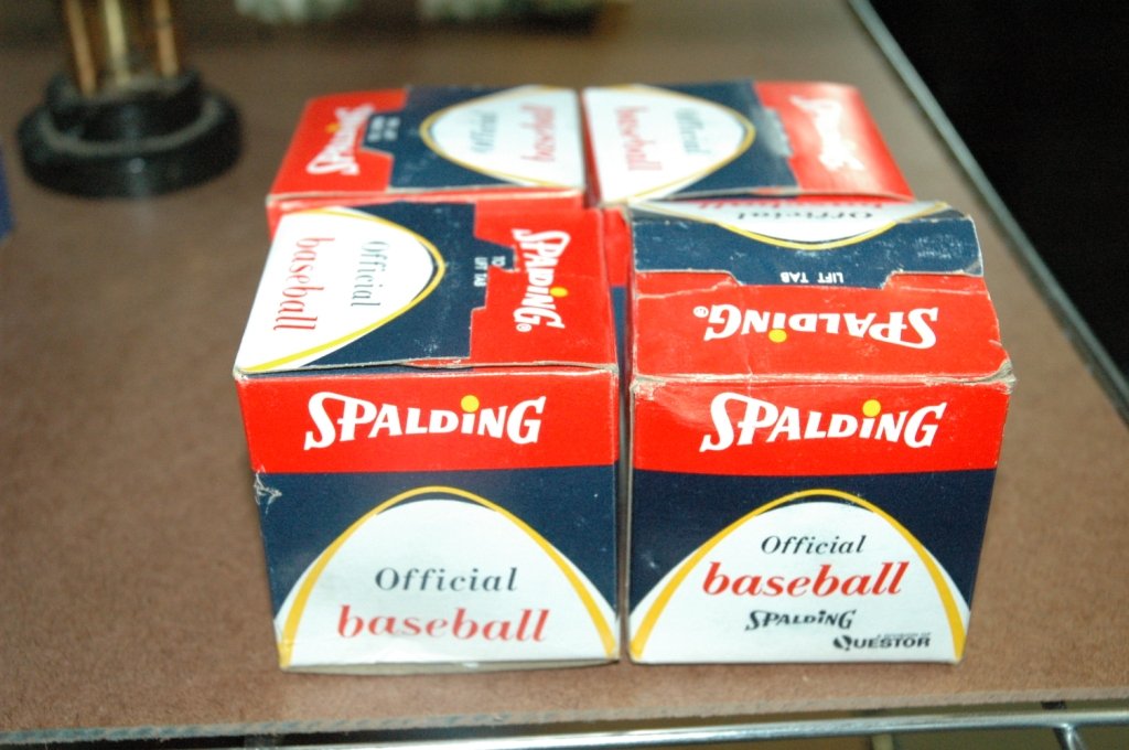 4 vintage Spalding baseballs: 4 base balls