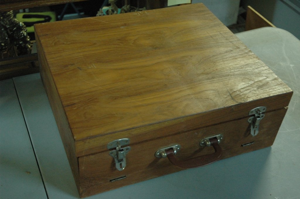 House of Siam large plated dinnerware set in box: 19" X 17" X 6.5" box with over 100 pieces including the service set.