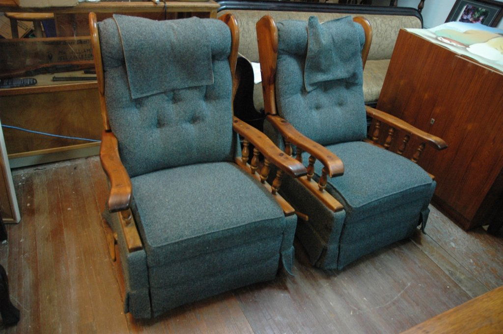 Lazy boy recliners: Vintage. Good Condition. 31x31x39.5