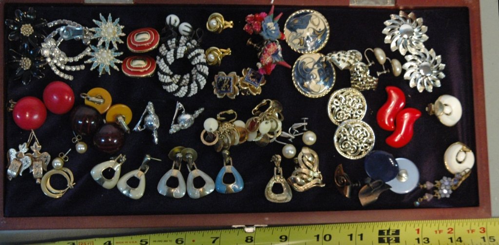 29 Vintage Pairs of earrings Cora, Trifari, &...: Vintage designer costume Clip-on and conventional stud earrings , 29 total