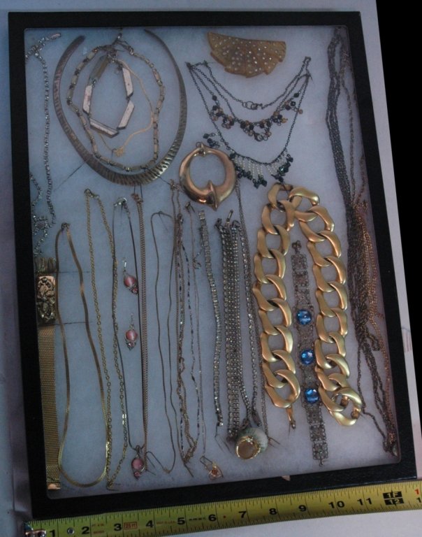 Fools Gold costume jewelry lot: Necklaces / Chains, bracelets, charms and more.... Over 25 pieces