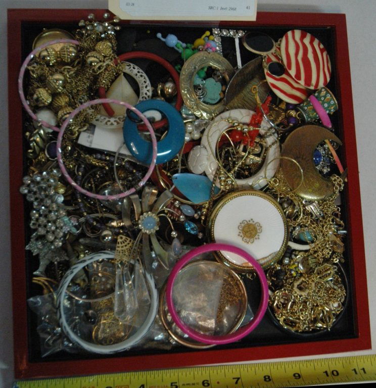 Treasure box miscellaneous designer pieces & ....: Trifari, Regency, broken chains, links, clasps, and more.....