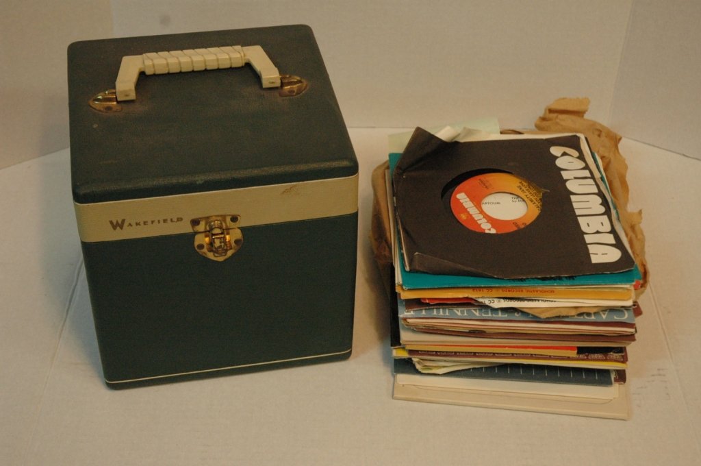 Lot of records mostly from the 70s Wakefeild index: Wakefeild index is filled ad filed. Mot records are numbered and filed. From Gordon Macrae to Bing Crosby.