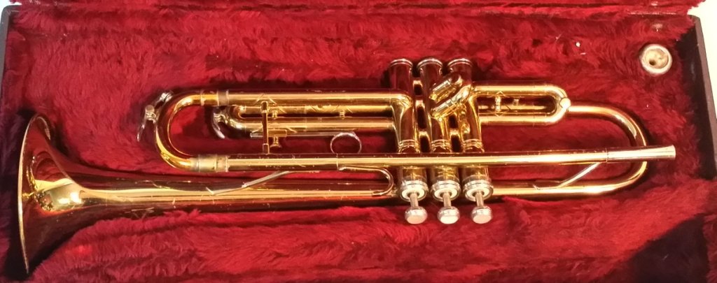 King Tempo Trumpet 600 with hard case: Trumpet by King Tempo Musical Instruments of Eastlake, Ohio. Circa 1960-1965 case 22" X 11" X 6"