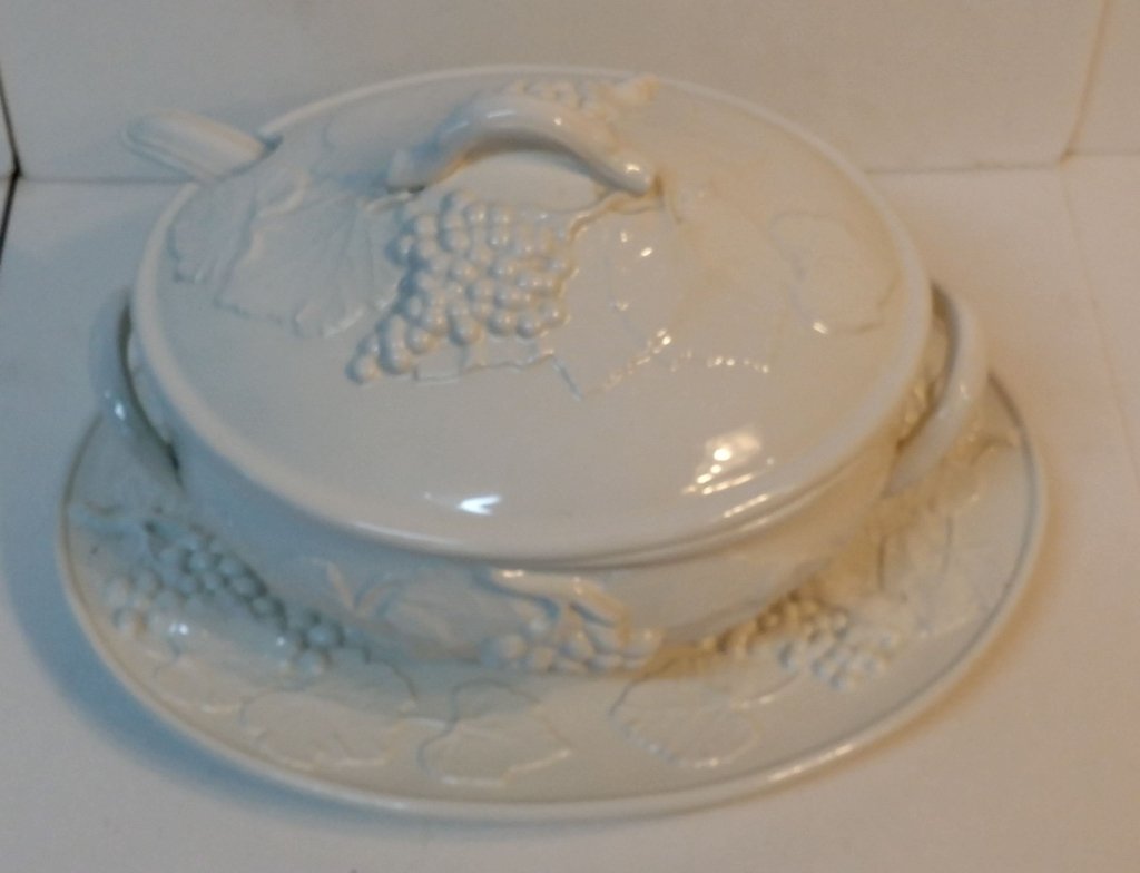 Pottery Made in Italy " Elios " soup tureen