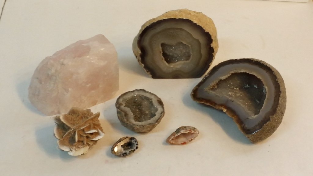 Geode Collection with Shell Fossil and ...: 7 Piece Rock collection