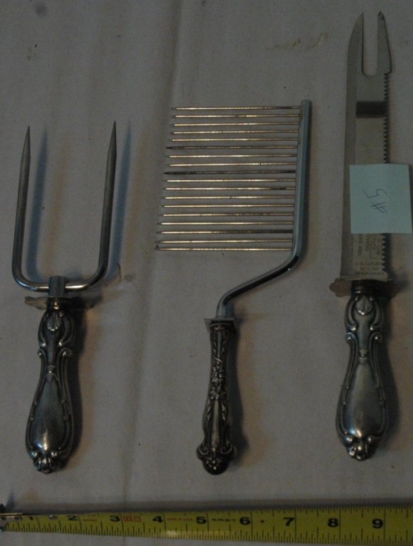 Cut-N-Saw Stainless steel & sterling carving set: Vintage Cut-N-Saw Stainless steel & sterling carving set, with angel food cake cutter.
