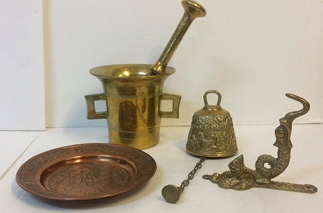 METAL!! Brass Pestle & Mortar, Dragon Coat Hook, &: Decorative brass bell, and a bronze colored plate.