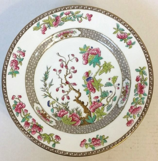 TIFFANY & Co Copeland Spode Porcelain Plates: Eleven Copeland Spode Porcelain Dinner Plates Retailed by Tiffany & Co. Diameter 9 inches.