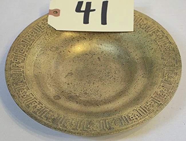 Tiffanys Studio NY Gilt Dore Bronze Etched Bowl: Absolutely beautiful Tiffanys Studio New York bowl made of dore gold over bronze. Date is circa 1920-1930. Bowl has a deeply etched rim design. Back of plate has #1707. Measures 9 wide by 1 1/4 deep. 