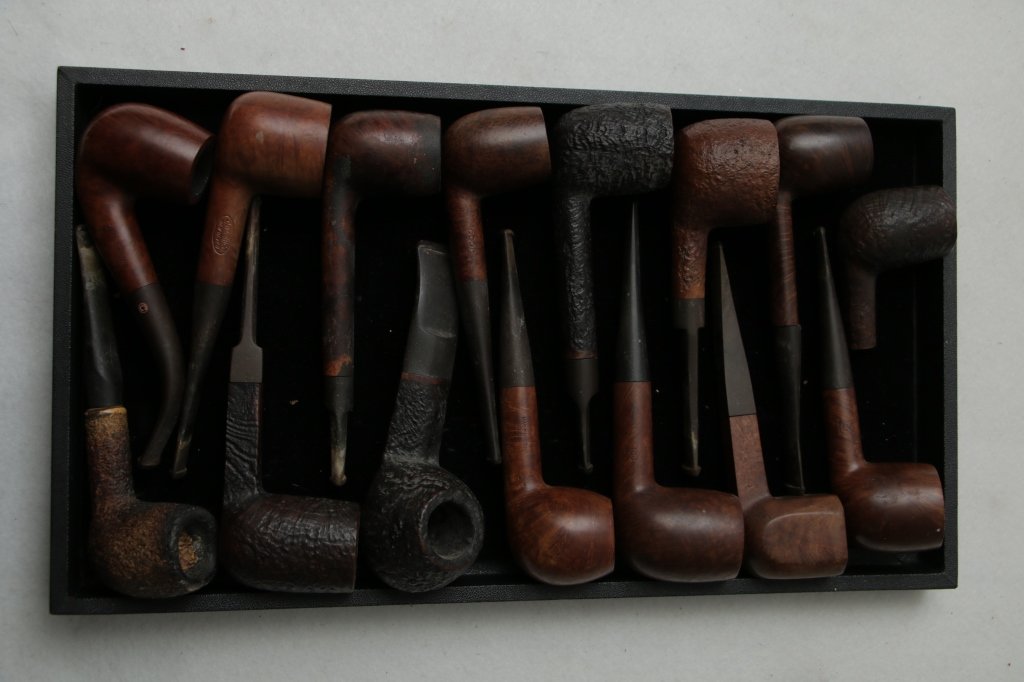 English Hand Carved Pipes; Oxford, Canberra,.....: Canberra, The Academy Award, Bayview Tobacco LTD, The Montgomery, Straight Grain, Coop, The Master Deluxe, Oxford Select, Owl Shop New Haven (2), Barling, Rocker Park, and 3 others. ( 20 ) total