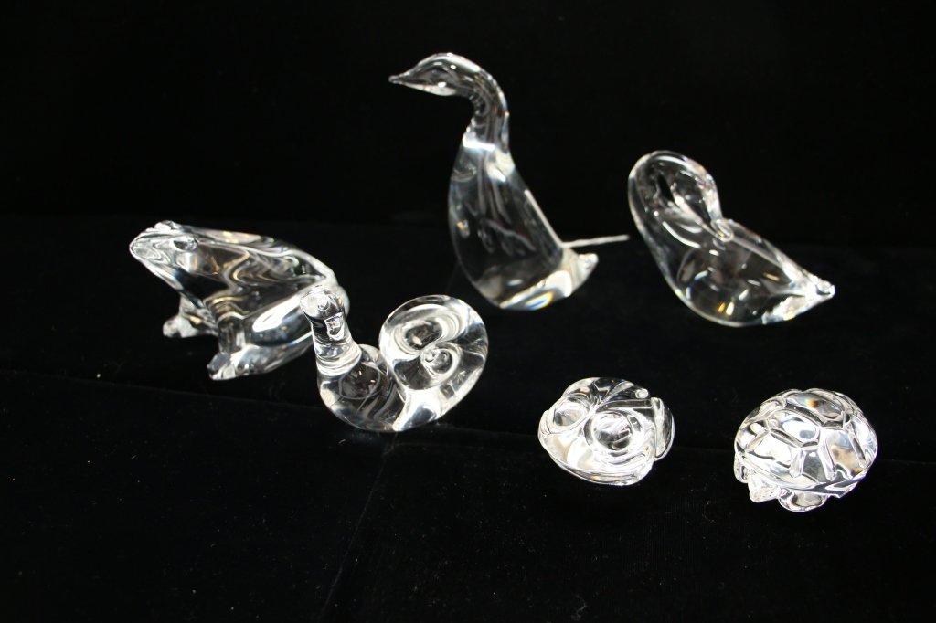Baccarat Bullfrog & Signed Stuben Animals: 6 piece signed glass sculpture collection. Most of the animals are practically new. There is some damage to the snail.