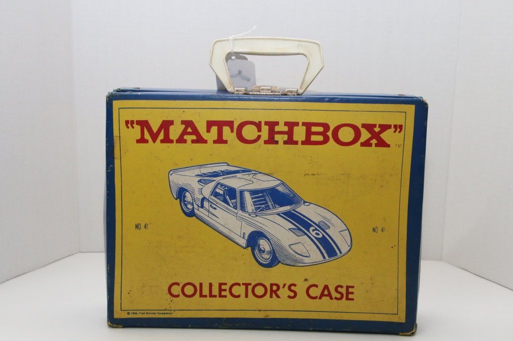 MATCHBOX LESNEY Car Lot & CASE No. 41 Hot Wheels: 1966, Fred Bronner Corporation "Matchbox Colector's Case". There a 45 cars inside this vintage carrying case. The "N0.24 Hydraulic Excavator" with original box.