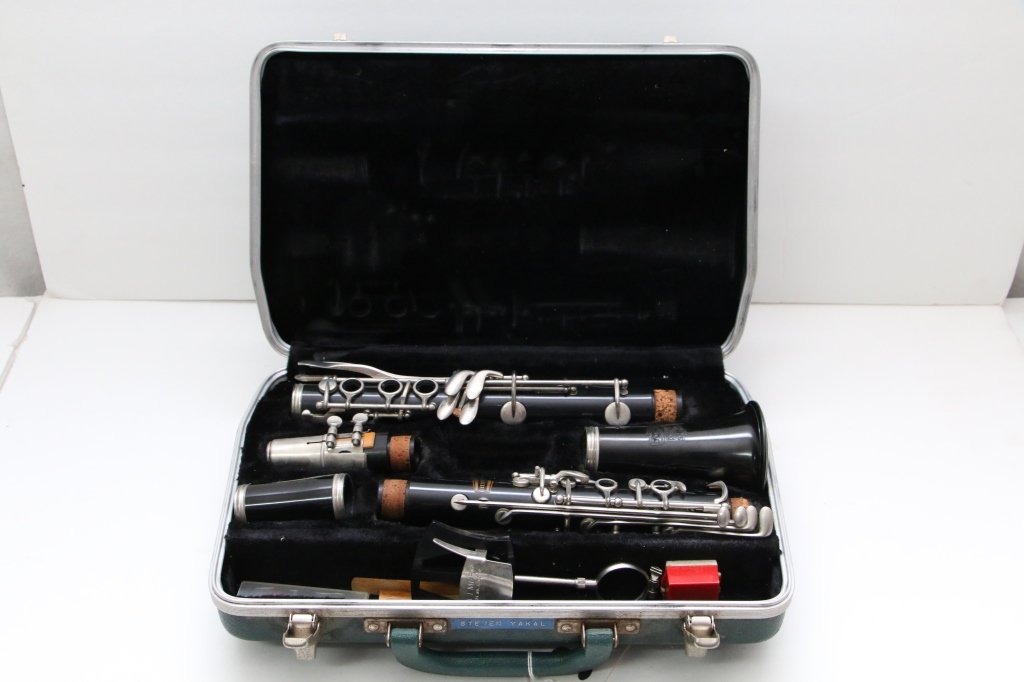 Bundy Resonite / Selmar Clarinet and Hard Case: Bundy Clarinet ready to play!!