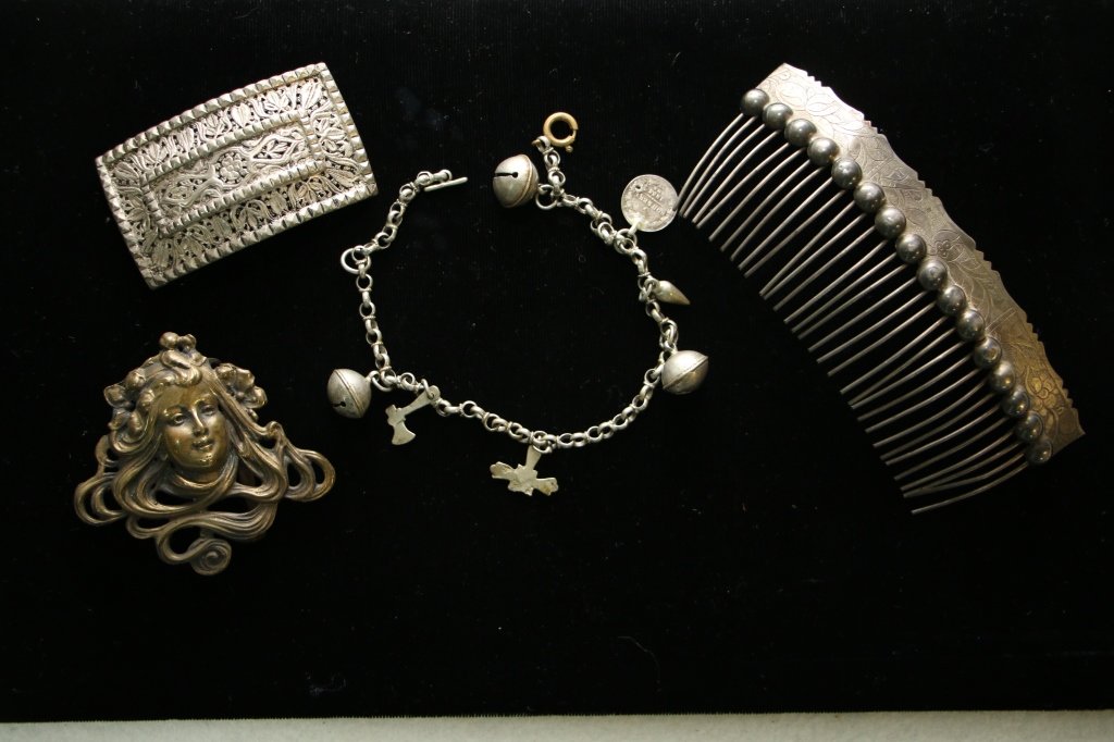 Antique jewelry lot (1 of 1)