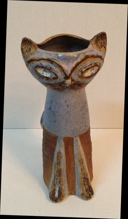 A Mid century modern cat form vase (1 of 6)