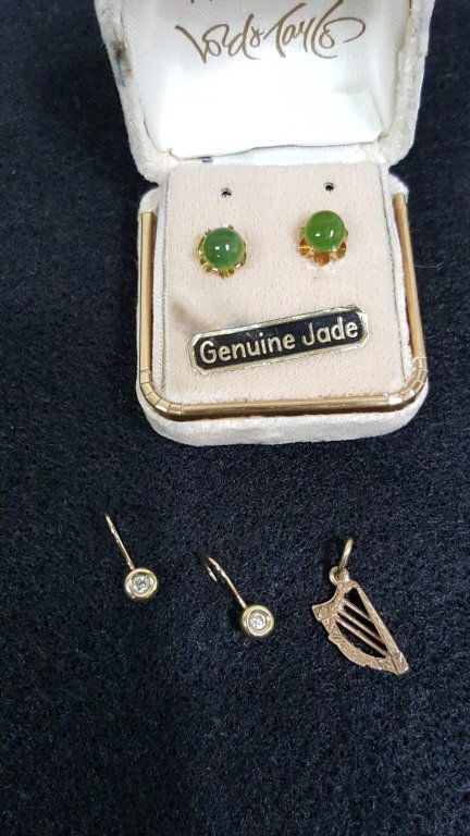 Gold Jewelry Lot. (1 of 4)