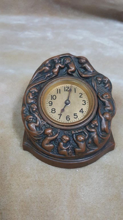 Unsusal Sleeping Babies Bronze Desk Clock (1 of 2)
