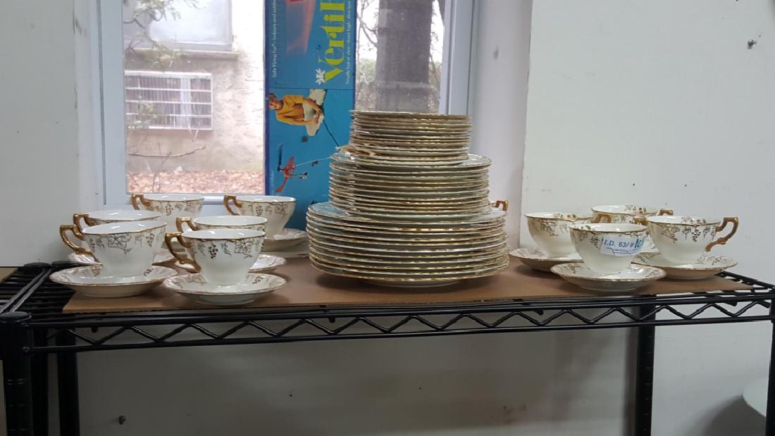 Royal Crown Derby, Vine Pattern (1 of 2)