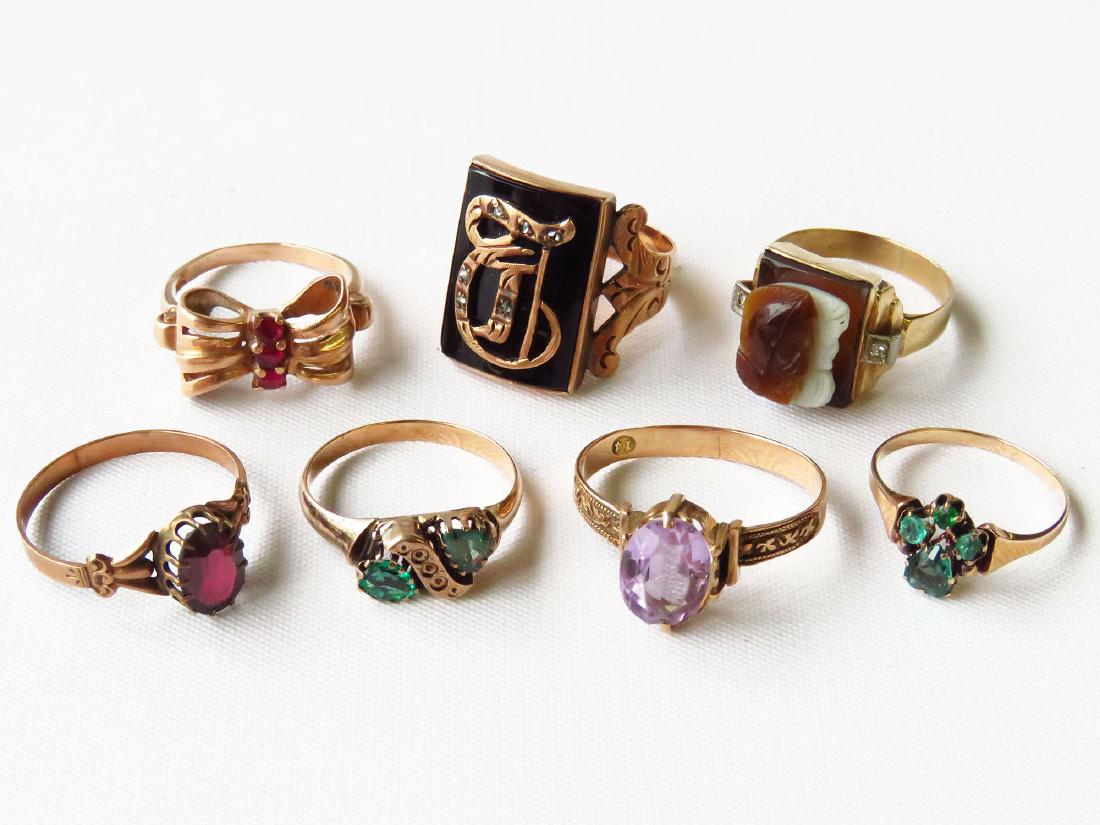 7 VICT RINGS; 14K ROSE GOLD, EMERALD, AMETHYST & RUBY (1 of 5)