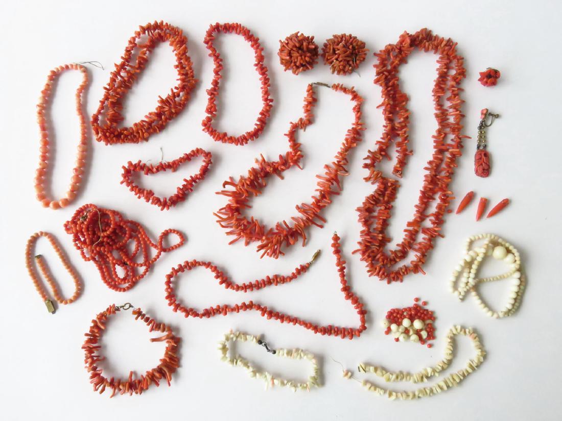 LOT ASST VICTORIAN/ART DECO CARVED CORAL 19/20TH C. (1 of 6)