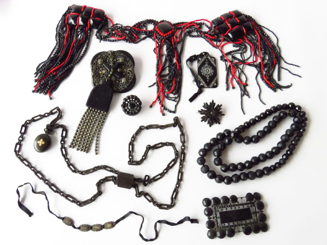 LOT ASSORTED VICTORIAN MOURNING JEWELRY 19/20TH C. (1 of 9)