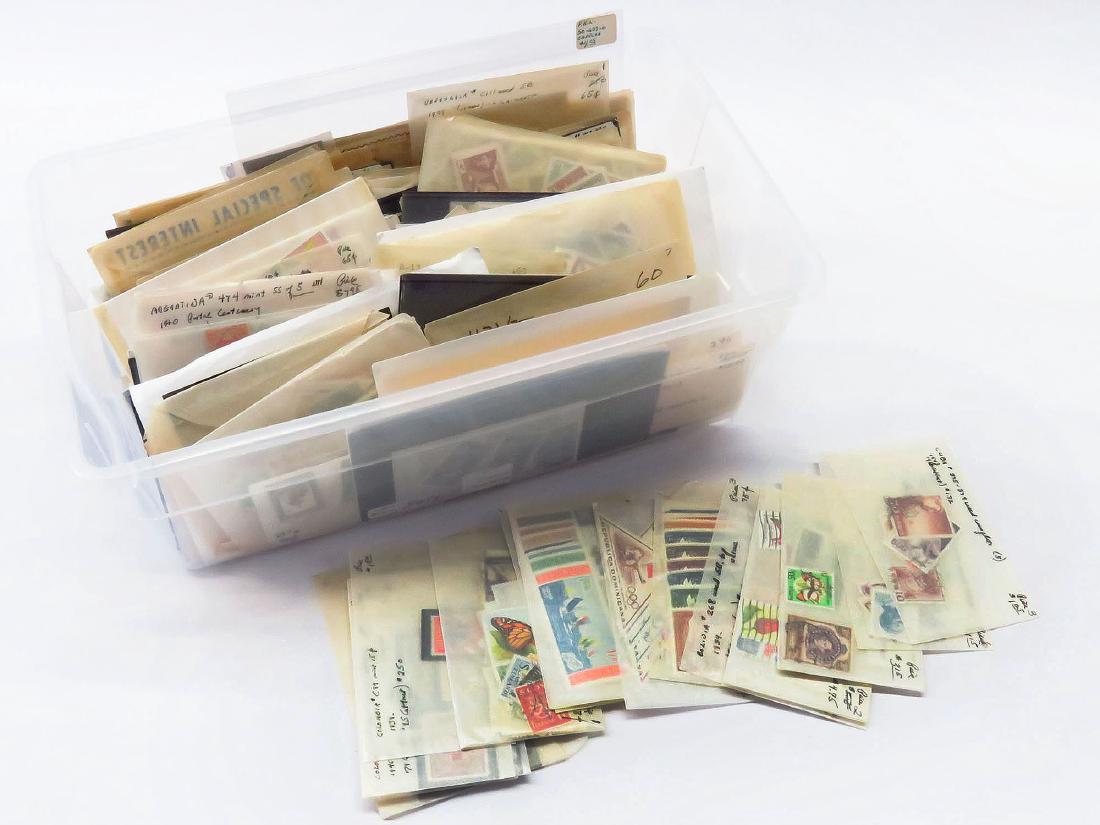 LARGE LOT ASST WORLD STAMPS (GLASSINE ENVELOPES) (1 of 3)