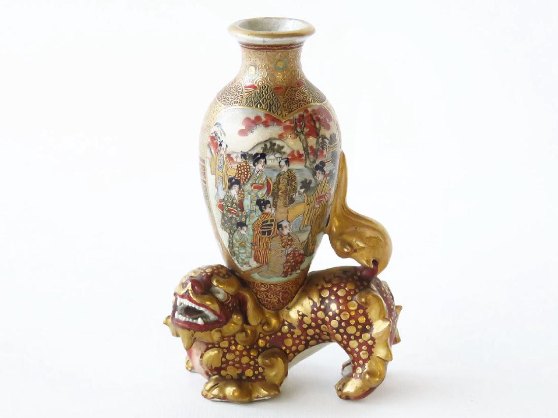 JAPANESE SATSUMA CABINET VASE 19TH C. (1 of 4)
