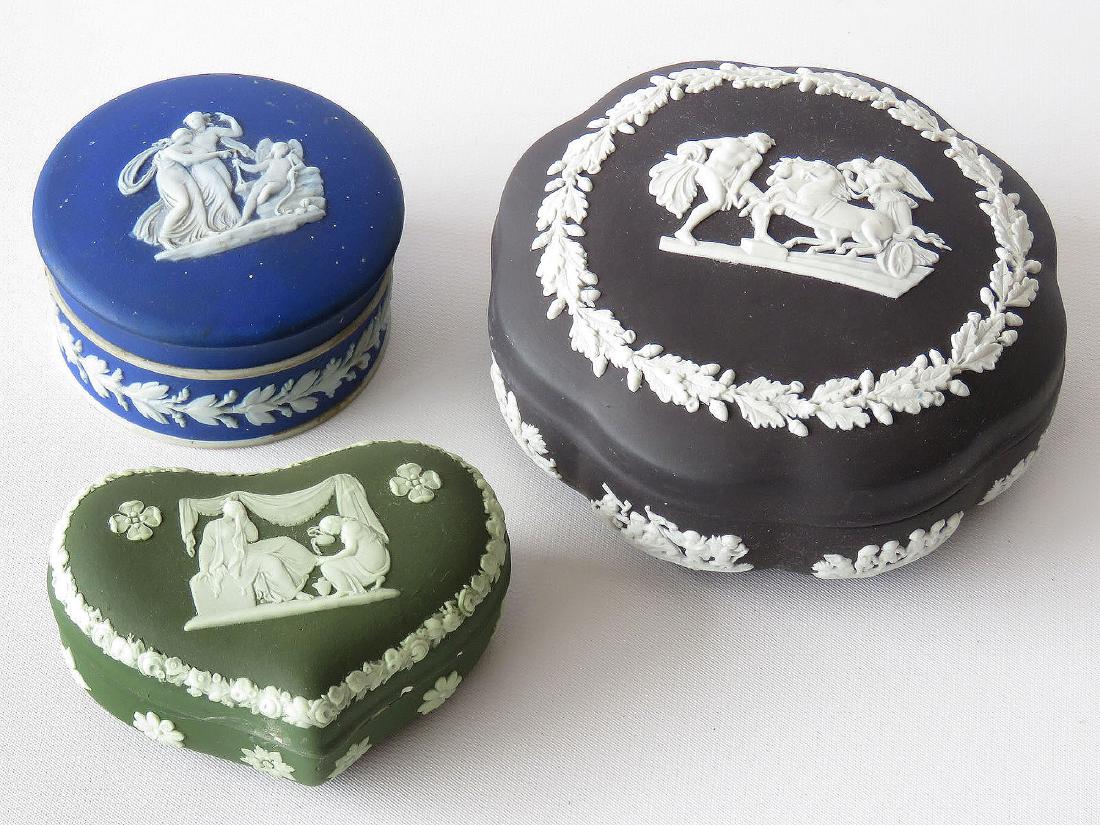 3 WEDGWOOD JASPERWARE COVERED DRESSER BOXES (1 of 7)