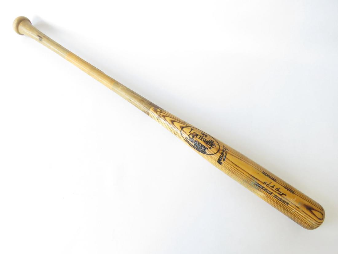 LOUISVILLE SLUGGER BASEBALL BAT GAME USED, BOGGS (1 of 7)