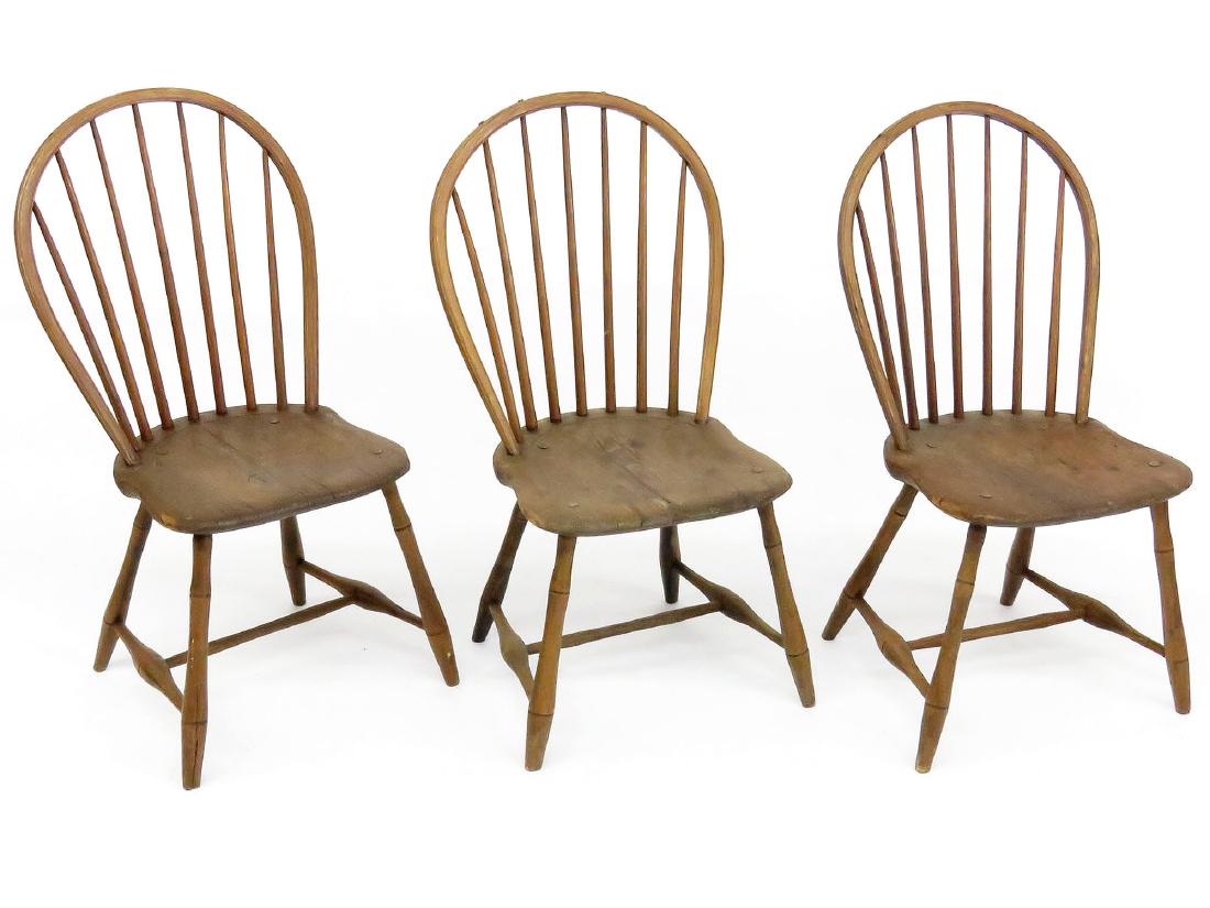 3 AMERICAN BOW-BACK WINDSOR SIDE CHAIRS 18TH C. (1 of 4)