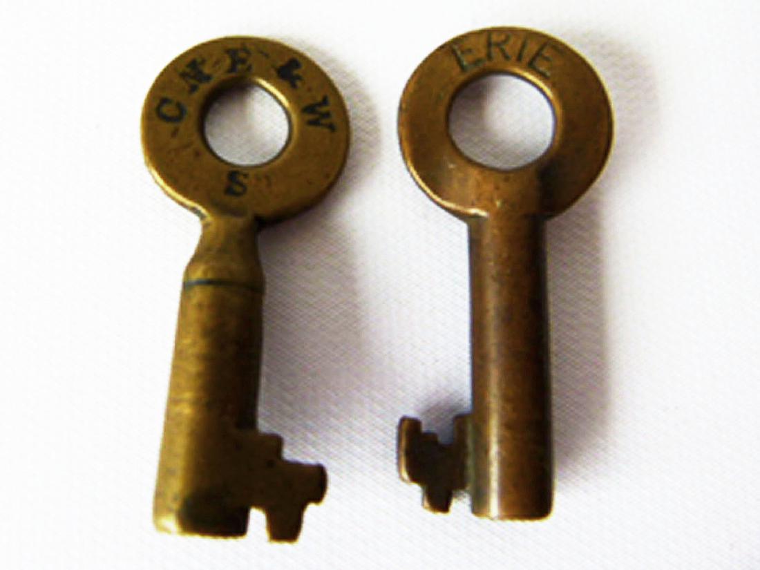 LOT (2) BRASS RAILROAD KEYS CNE&W & ERIE 19TH C. (1 of 8)