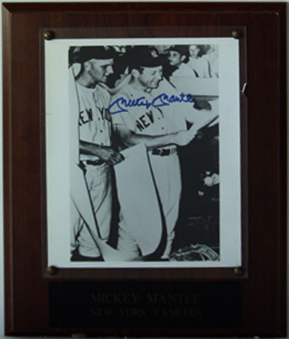 AUTOGRAPHED RE-PRINT NY YANKEE MICKEY MANTLE (1 of 7)
