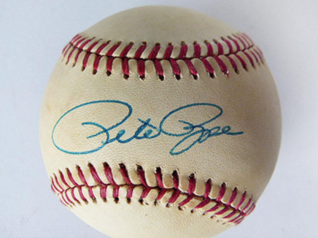 PETE ROSE AUTOGRAPHED BASEBALL OFFICIAL NL BALL (1 of 3)