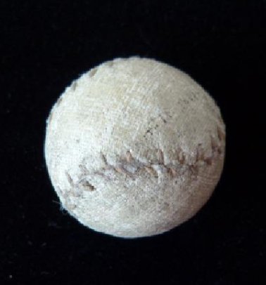 WWII BRITISH GOLF BALL MADE AT GERMAN POW CAMP (1 of 2)