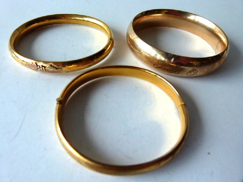 LOT (3) DECO GOLD FILLED BANGLE BRACELETS, C. 1940 (1 of 6)