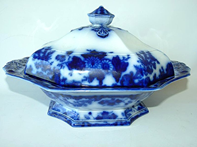 ALCOCK FLOW BLUE SCINDE PATTERN COVERED TUREEN: ALCOCK FLOW BLUE SCINDE PATTERN COVERED TUREEN, 19TH C. H. 8" W. 13 1/2"