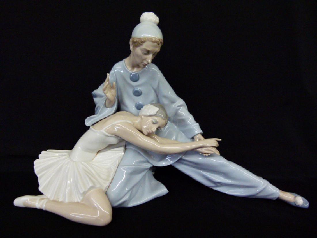 LLADRO PORCELAIN FIGURINE BALLET DANCER 20TH C. (1 of 4)