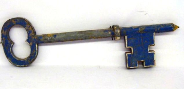 FOLK ART PAINTED ZINC LOCKSMITH KEY TRADE SIGN (1 of 8)