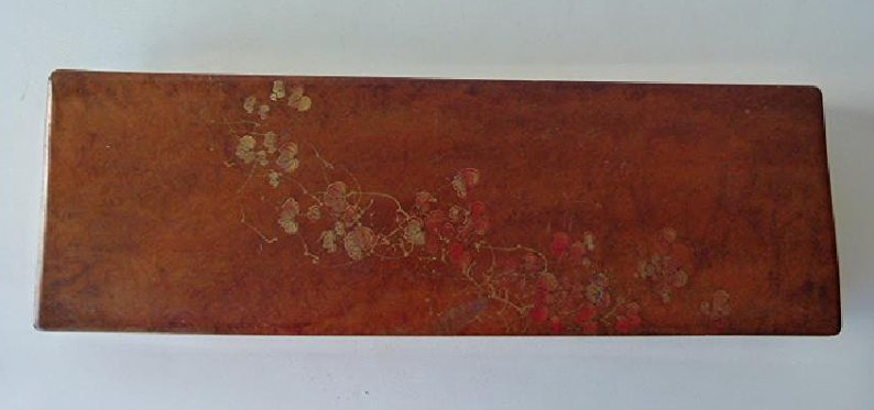 JAPANESE LACQUERED GLOVE BOX 20TH C.: JAPANESE LACQUERED GLOVE BOX 20TH C. H. 2 1/2" L. 20 1/2"