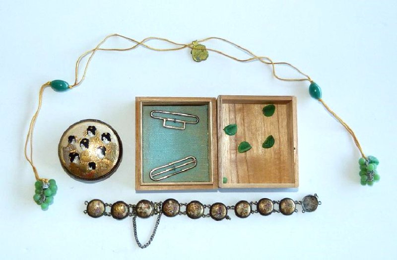 SATSUMA SILVER BELT BUCKLE, BRACELET & JADE NECK. (1 of 6)