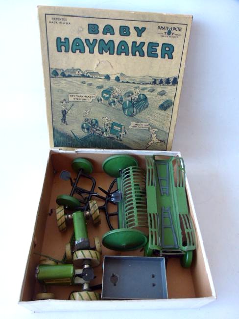 BABY HAYMAKER LITHO-TIN TRACTOR SET C. 1920 (1 of 5)