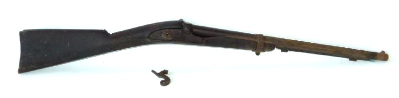 CIVIL WAR ERA CARBINE FRAGMENT, LOCK PLATE SIGNED SMC: CIVIL WAR ERA CARBINE FRAGMENT, LOCK PLATE SIGNED SMC, C. 1860, L. 37 1/2"