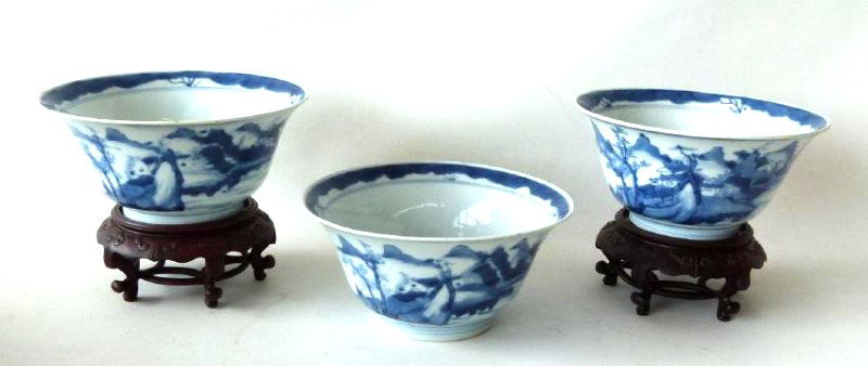 LOT (3) CHINESE BLUE/WHITE PORCELAIN BOWLS (1 of 14)