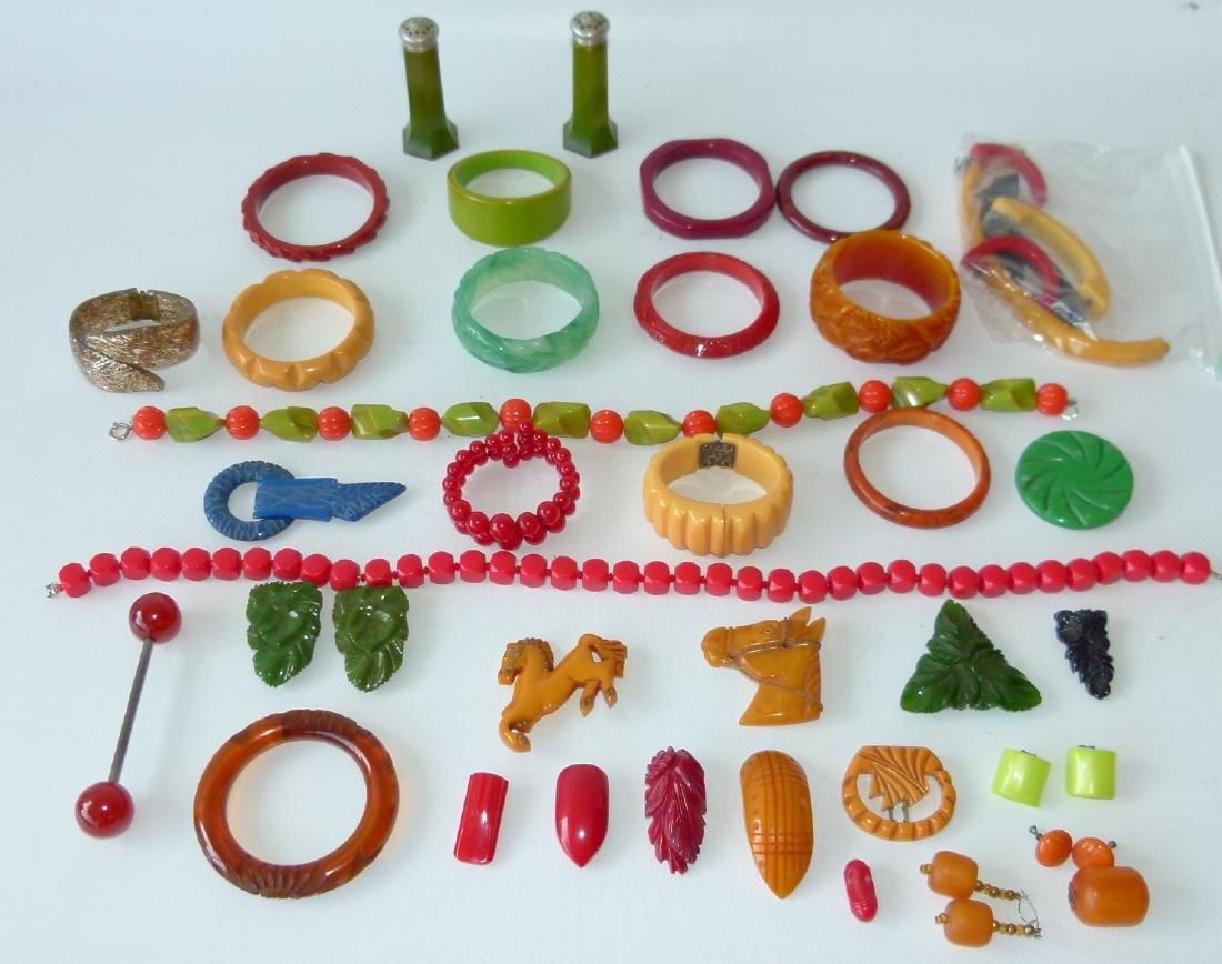 LARGE LOT ASSORTED CARVED CATLIN/BAKELITE (1 of 12)