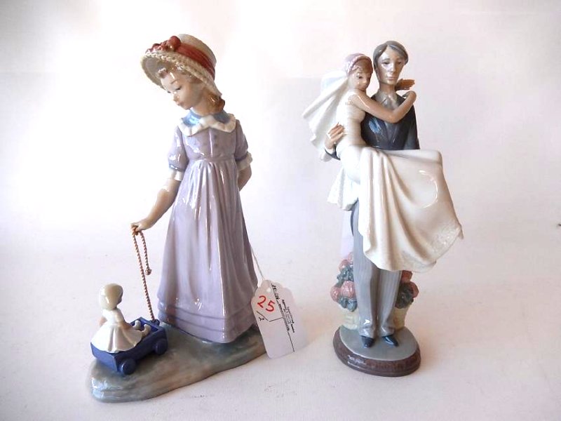 LOT (2) LLADRO PORCELAIN FIGURINES (1 of 12)