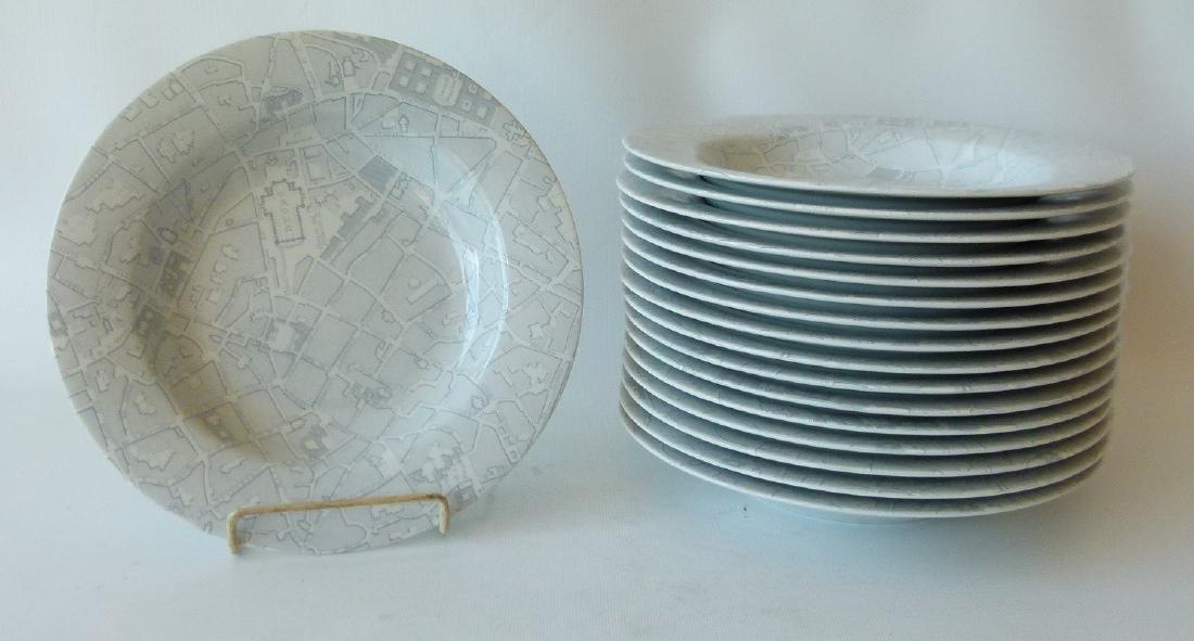 SET (17) PHILIP JOHNSON POI TI SPIEGO LUNCHEON PLATES (1 of 5)